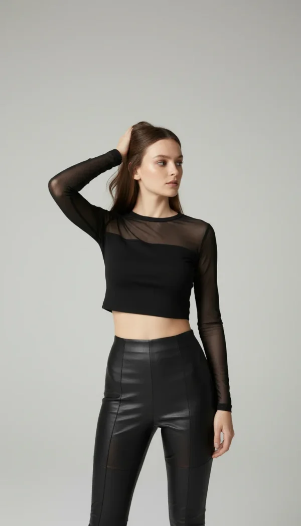 Siyah Tül Detaylı Uzun Kollu Crop Bluz